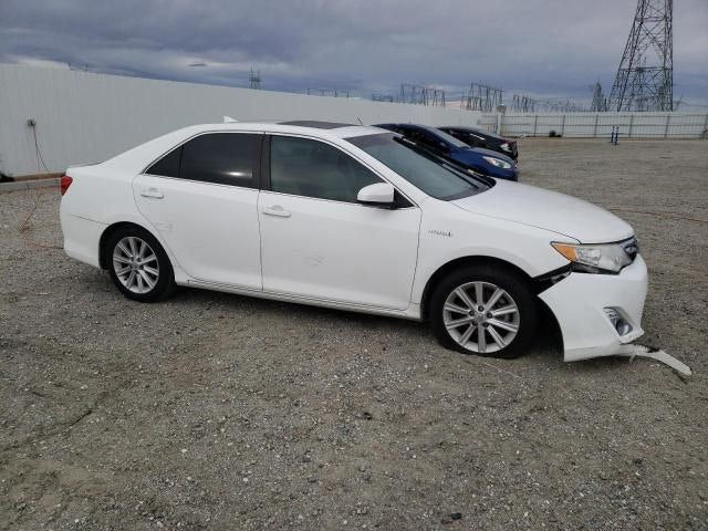 2014 Toyota Camry Hybrid | White | 2.5L FWD | VIN: 4T4BF1FKXER404107