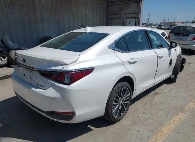 2023 Lexus ES300h | White | 2.5L | VIN: 58ACA1C19NU023737