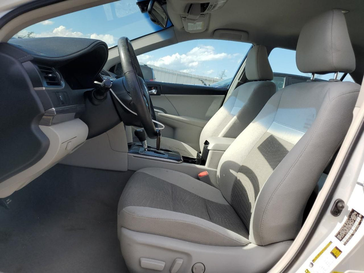 2014 Toyota Camry | White | 2.5L Hybrid | VIN: 4T18F1FK0ER394333