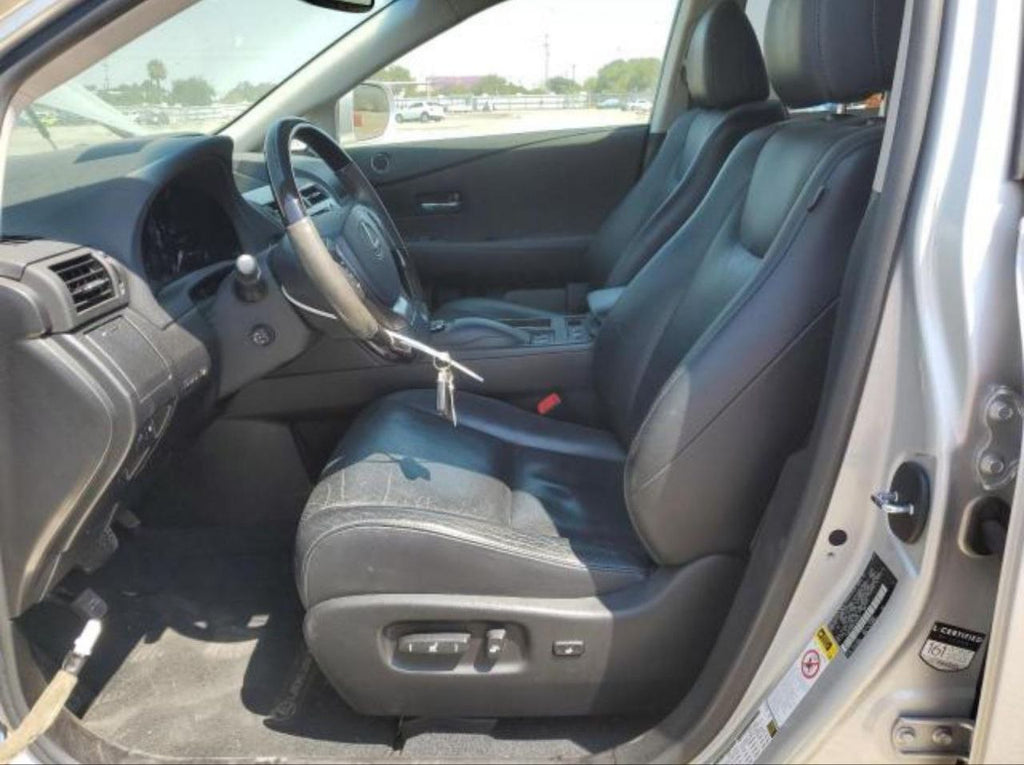 2015 Lexus RX450h | Silver | 3.3L | VIN: 2T2BK1BAXFC309323
