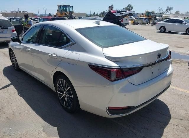 2023 Lexus ES300h | White | 2.5L | VIN: 58ACA1C19NU023737