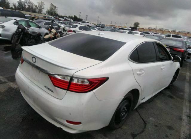 2014 Lexus ES300h | White | 2.5L | VIN: 2T2BK1BAXFC276601