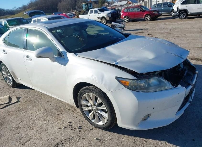 2014 Lexus ES300h | White | 2.5L | VIN: JTHBW1GG2E2055673