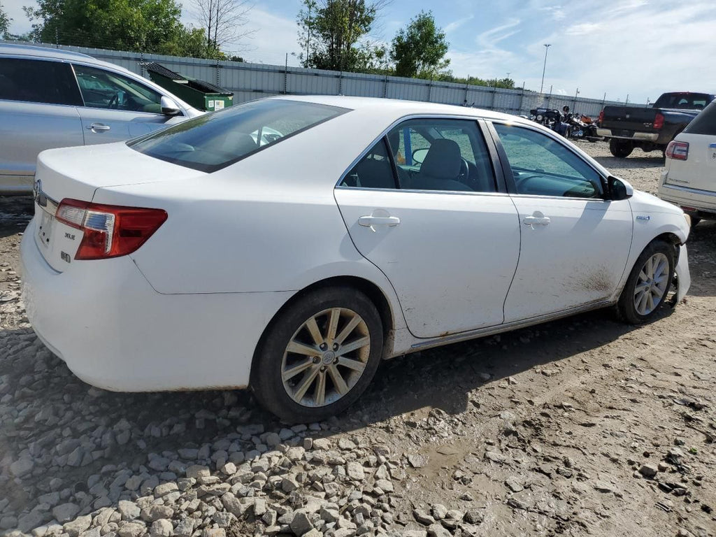 2014 Toyota Camry | White | 2.5L Hybrid | VIN: 4T18F1FK0ER394333