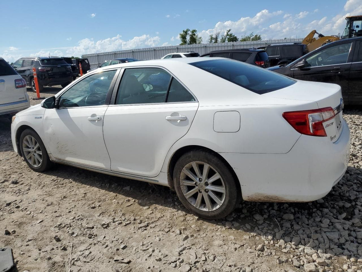 2014 Toyota Camry | White | 2.5L Hybrid | VIN: 4T18F1FK0ER394333