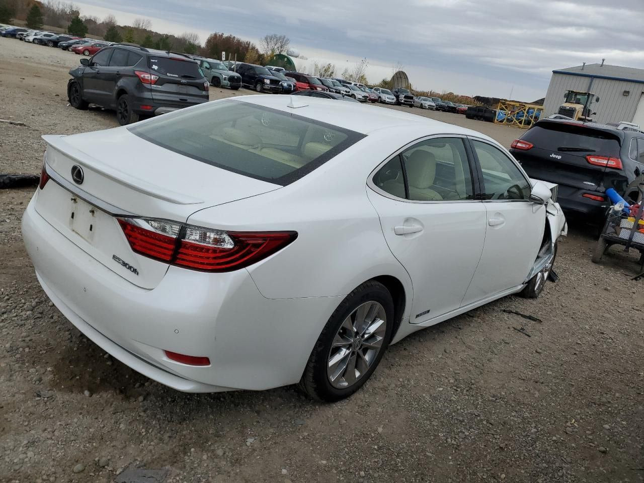 2014 Lexus ES300h | White | 2.5L FWD | VIN: JTHBK1GG5E2129096